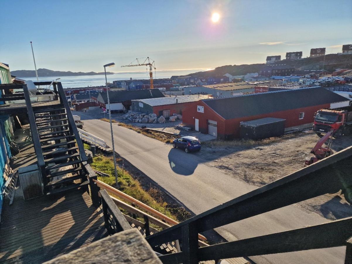 Unnuisarfik Iglo Nuuk Hostel Exterior photo